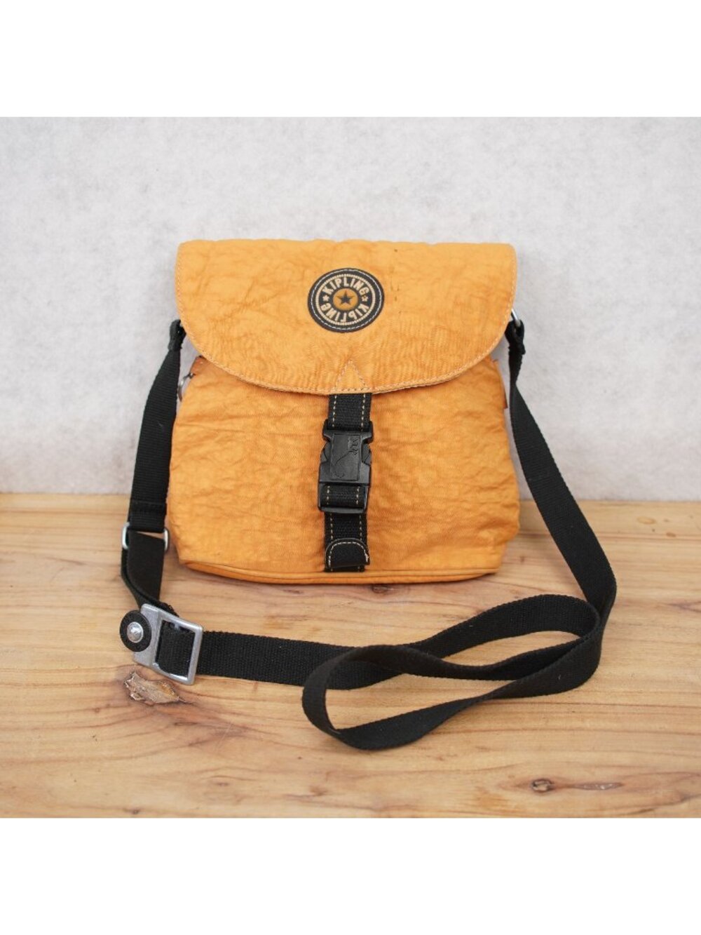 Vintage Kipling Lancelot Crossbody Shoulder Bag W/ Latch Closure & Buckle Orange